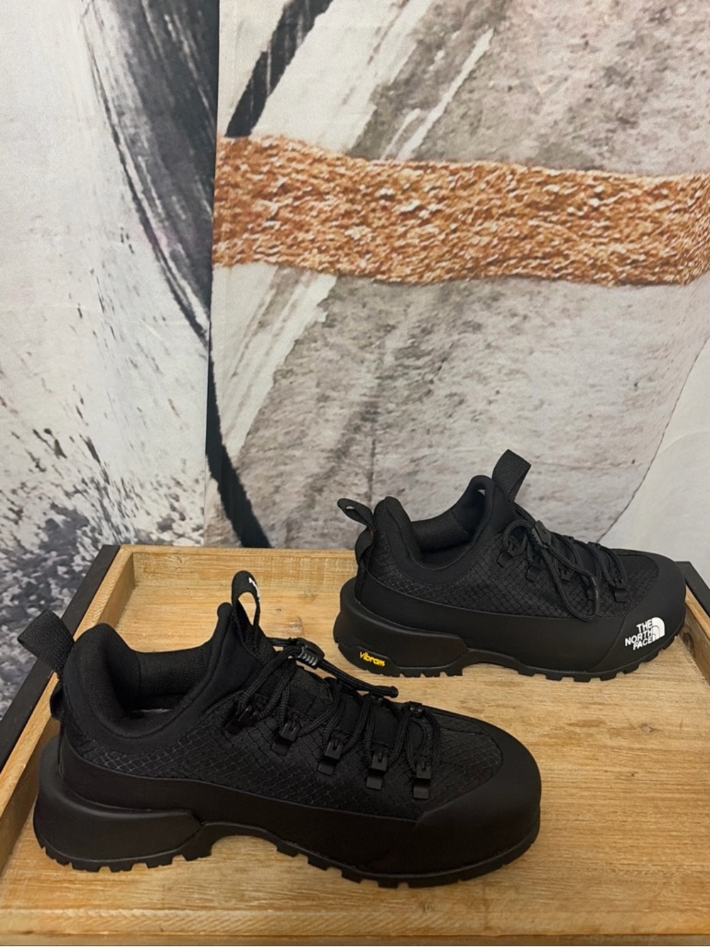 The North Face Glenclyffe Low Triple Black Shoes Men’s Size 6 - Picture 2 of 9